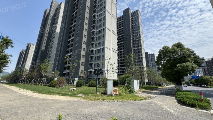 绿地敔光雅苑南区外景图