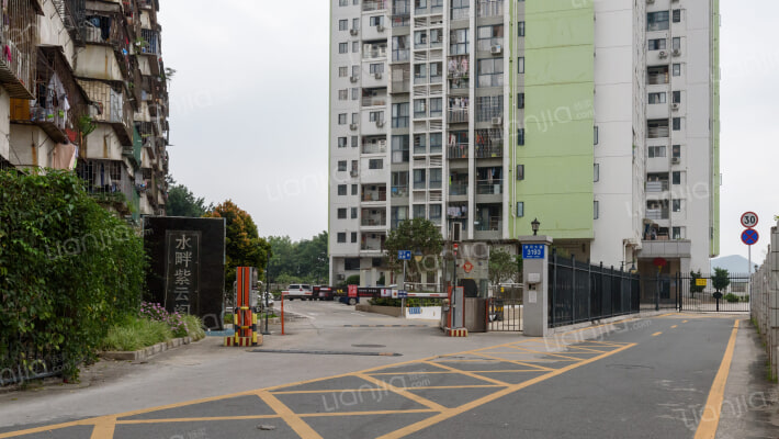 水畔紫云阁外景图