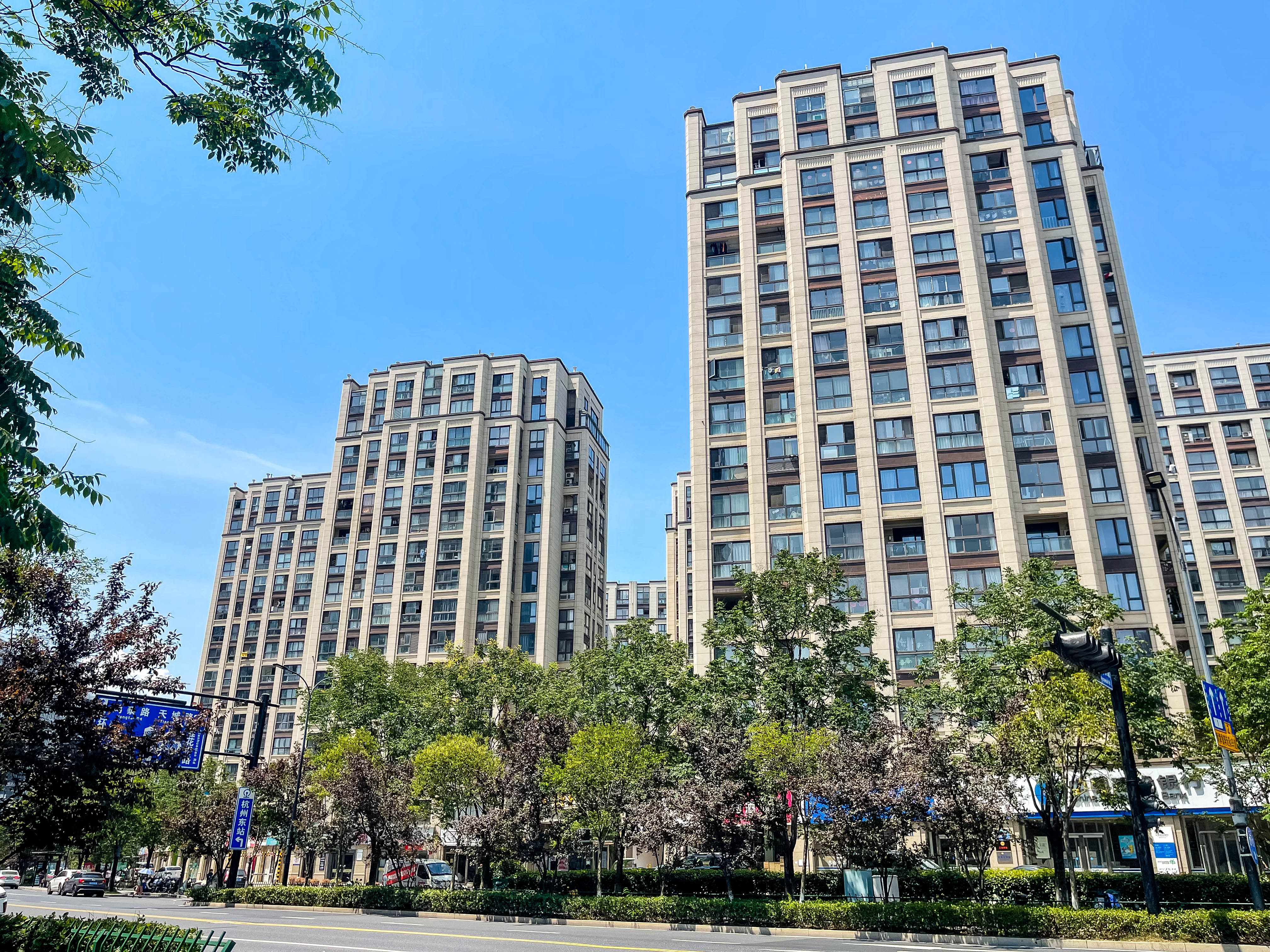 德信·东望府小区实景 7