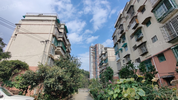 贵州省经济学校教师宿舍外景图