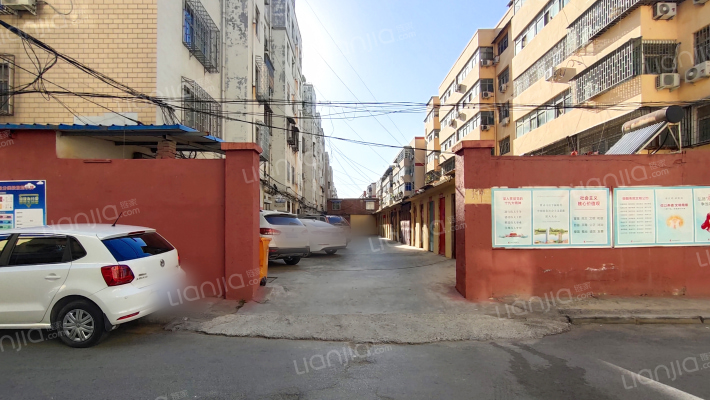 四纺机家属楼外景图