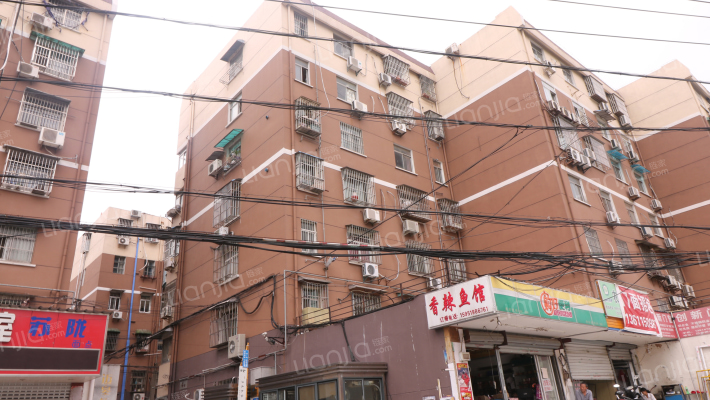 迈皋桥街258号外景图