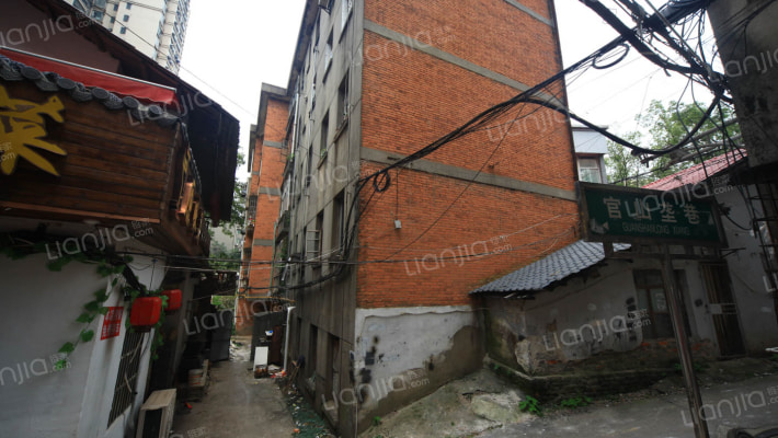 长堎镇官山垅巷外景图