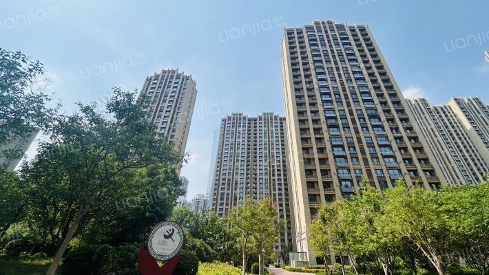 鲁邦奥林逸城西区外景图