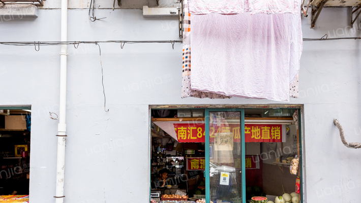 遵义路690号外景图