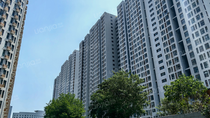 丁豪广场外景图