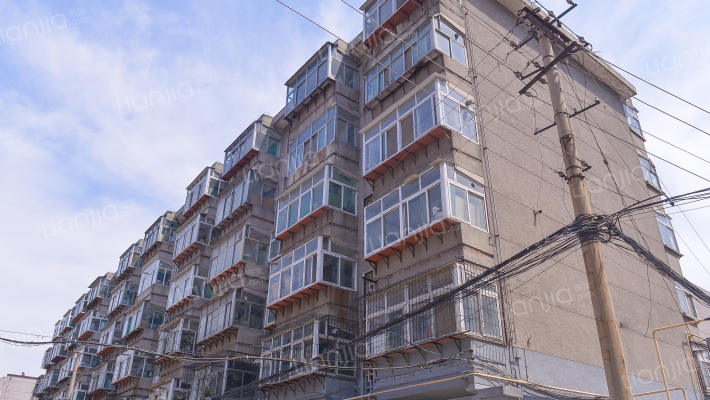 英雄山路115号外景图