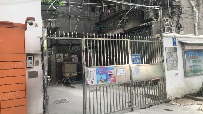 昌岗中路100号大院外景图