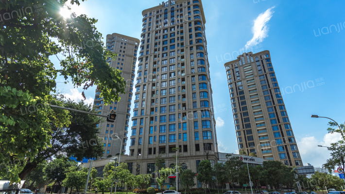 梅岭观海外景图