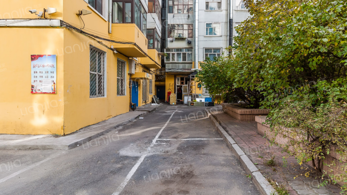 中和胡同外景图