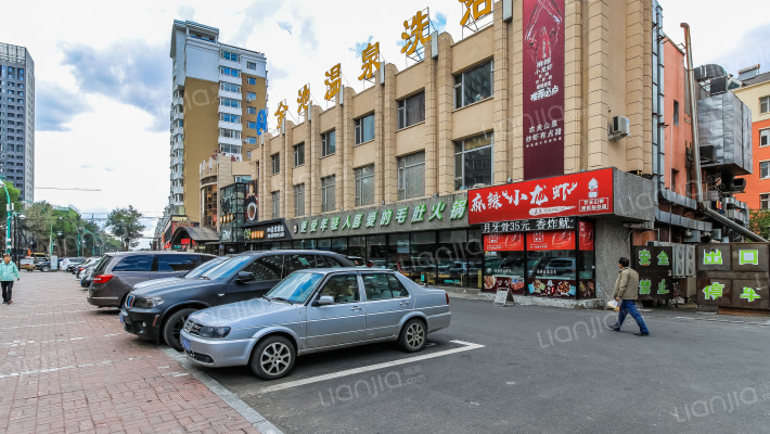 吉大左右方外景图