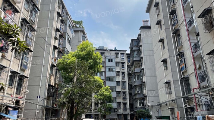 铁机西区外景图