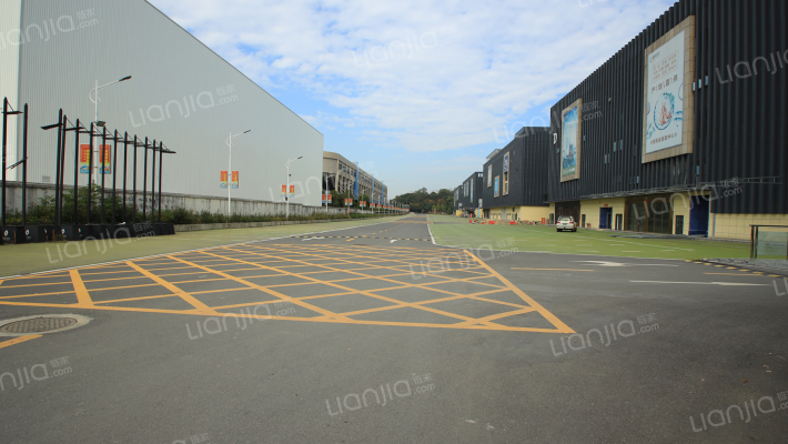 湘粮国际广场外景图