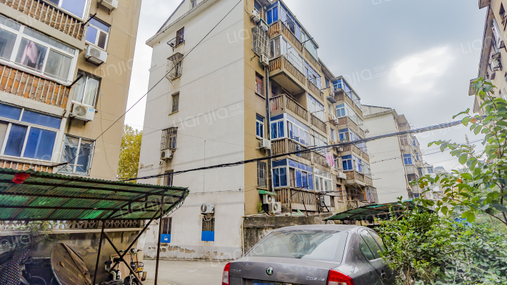 运河路52号院外景图