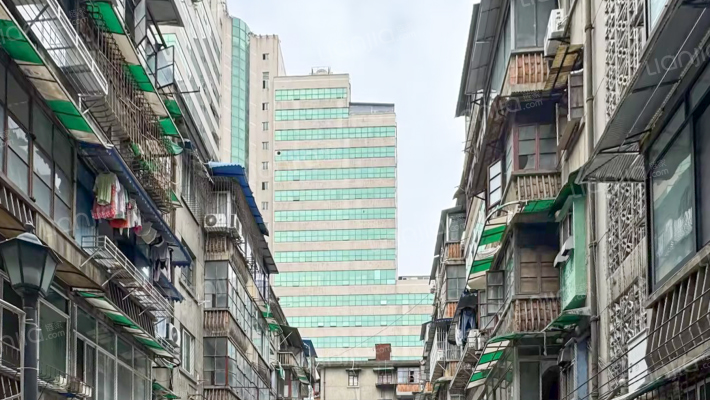 暑袜中街48号外景图