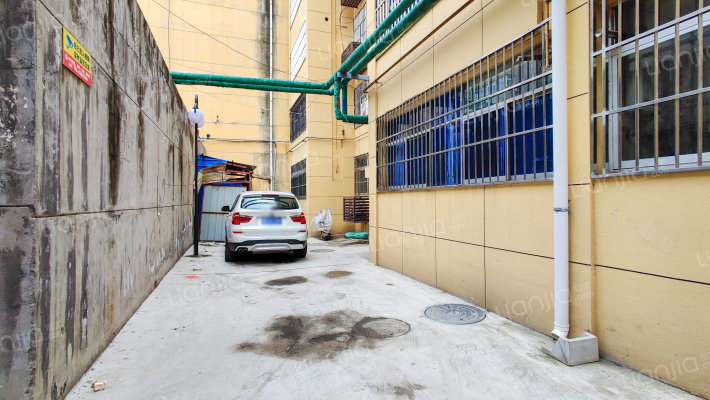 土产公司商住楼小区外景图