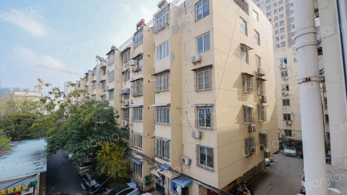 桥南公寓外景图