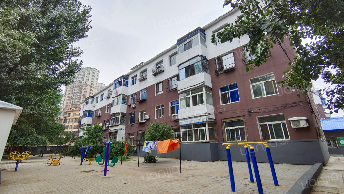 五好楼院外景图