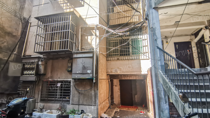 平矿局宿舍外景图