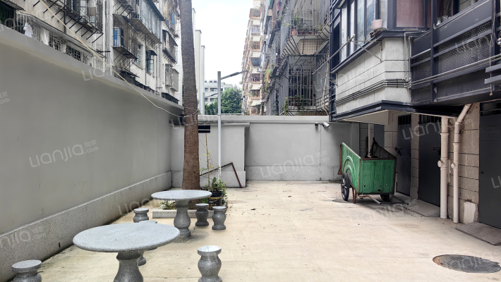 国土宿舍外景图