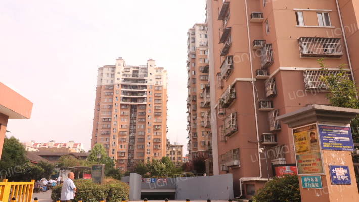 校门口1号外景图