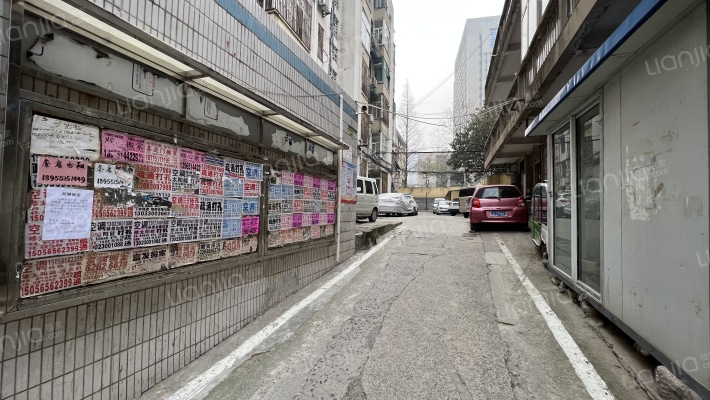 省建材宿舍楼外景图