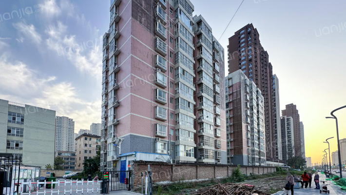 职教中心小区外景图