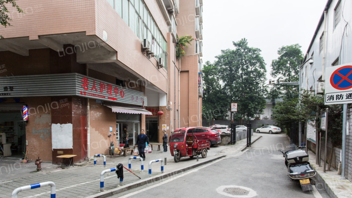 花溪大厦外景图