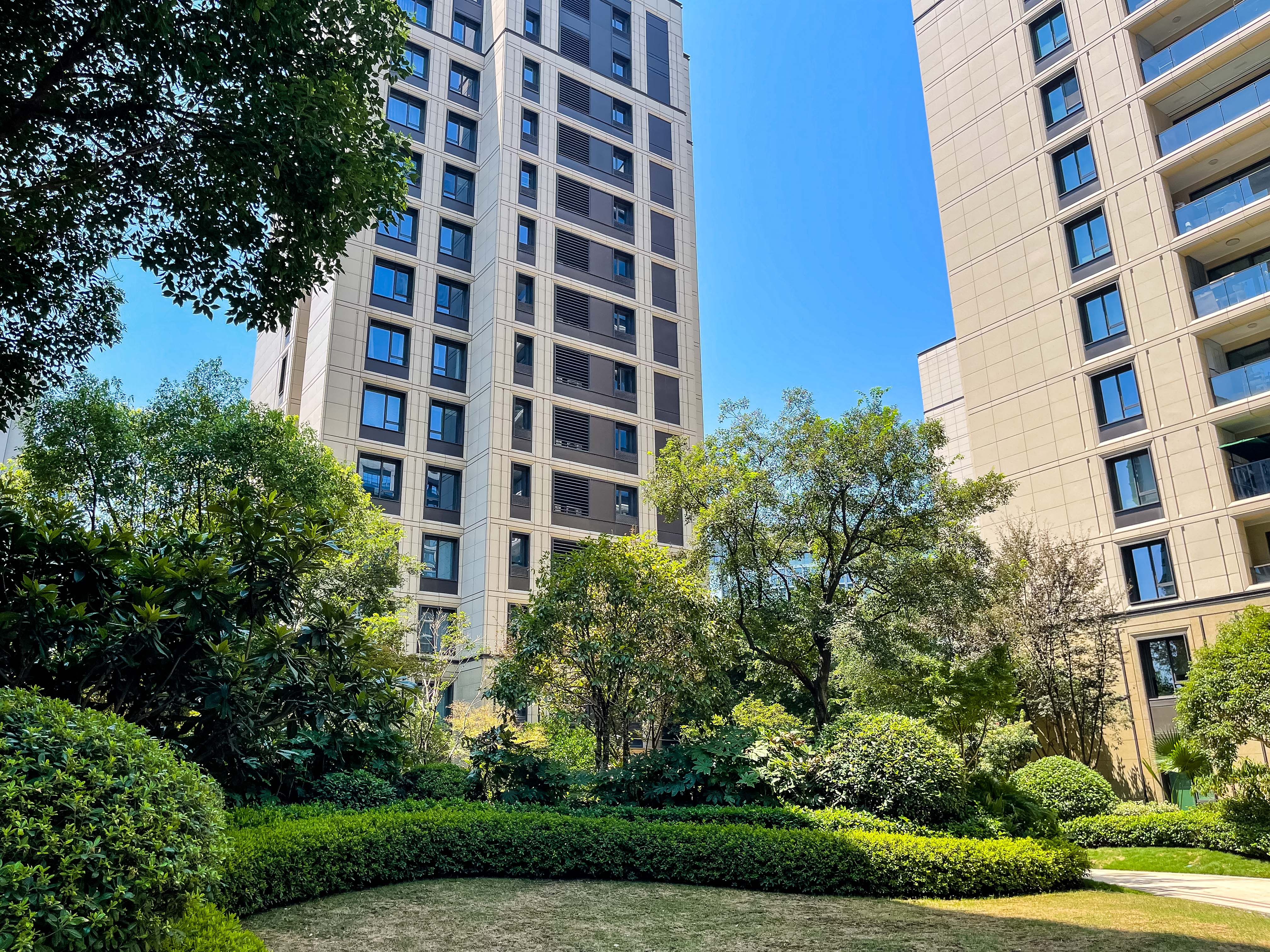 东城金茂府小区实景 17