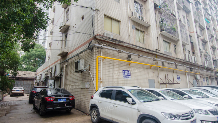 鸿富大厦外景图