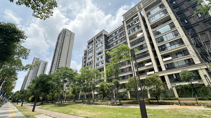 保利庭瑞阅江台峯园外景图