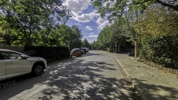 美林香槟小镇外景图