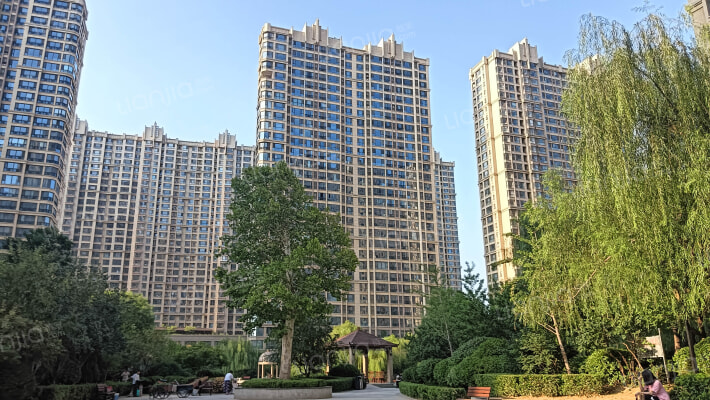 泰丰观湖外景图