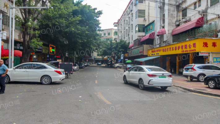 桥西人才楼外景图