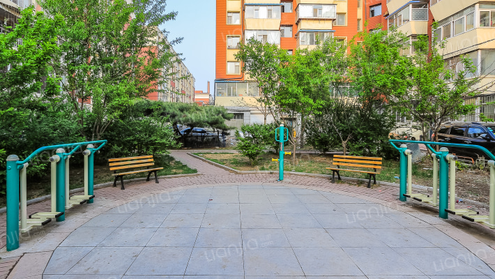 太阳花园小区外景图