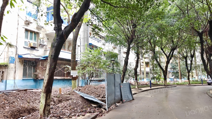 政法一村外景图