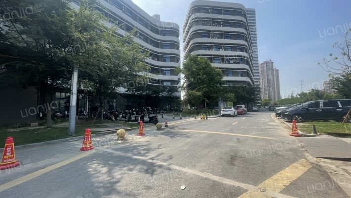 宝鸿商业广场外景图