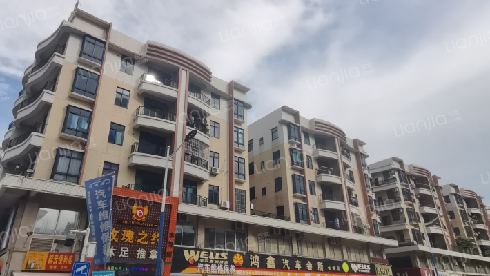 金湖广场外景图