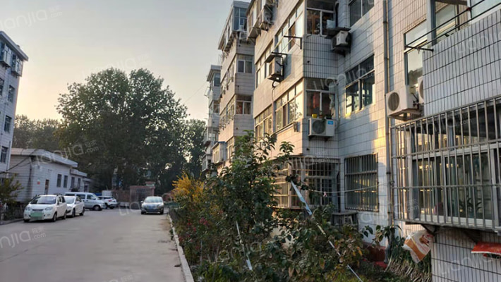 自来水公司宿舍楼外景图