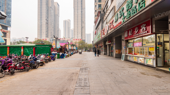 升龙国际中心B区外景图