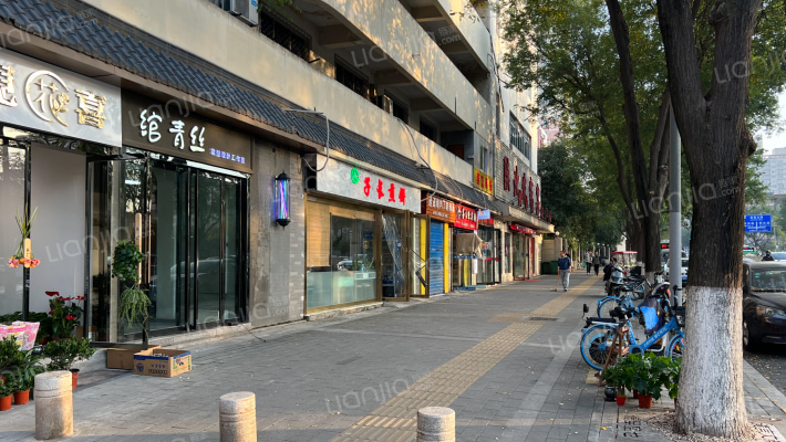 卫生宣传教育中心家属院外景图