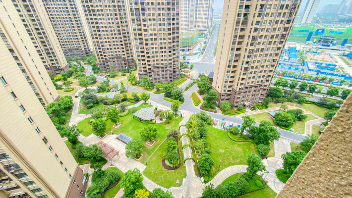 华地翡翠蓝湾三期朗园外景图