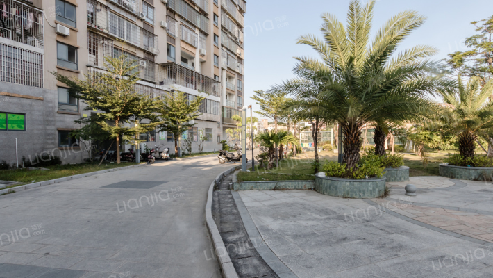 西城晶华外景图