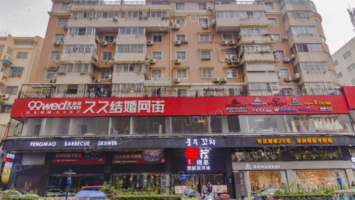 海亚花园外景图