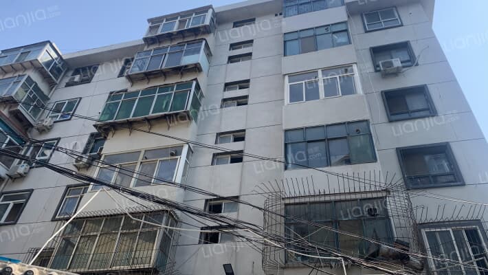 工商人大宿舍外景图