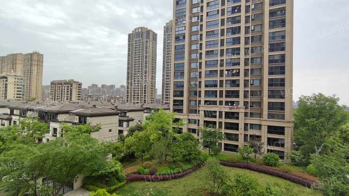 萧悦中御府外景图