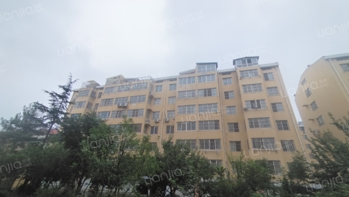 响嘡花园外景图