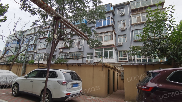 省直十局宿舍外景图