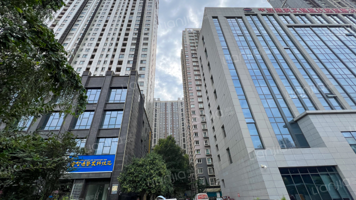 中铁二十局西安机械厂家属院外景图