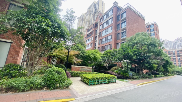 中海寰宇天下东区外景图